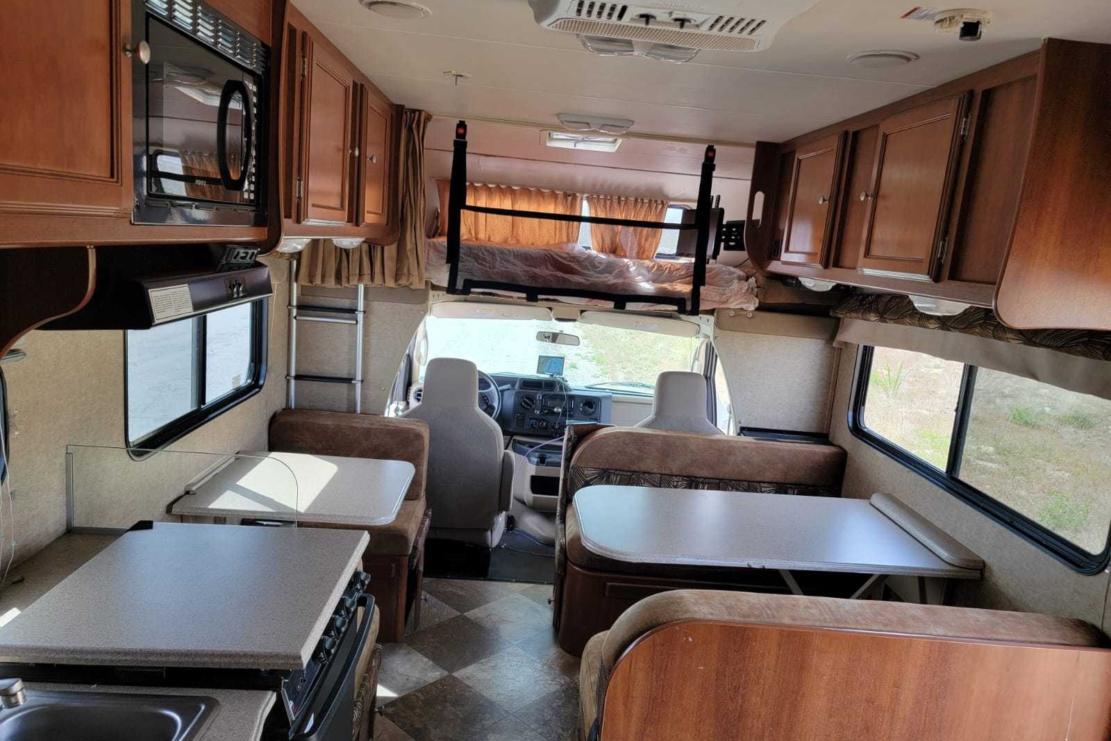 Alan's Coachmen Leprechaun Class C