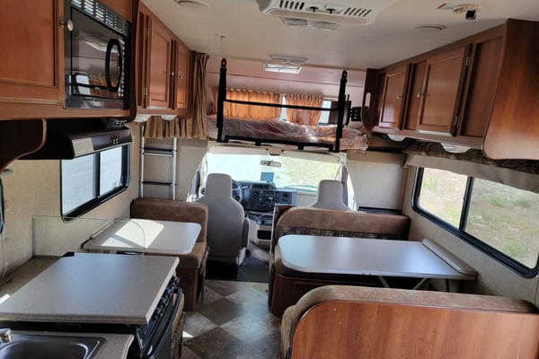 Alan's Coachmen Leprechaun Class C