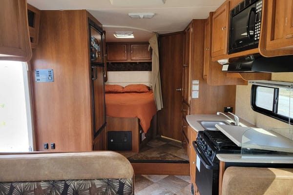 Alan's Coachmen Leprechaun Class C