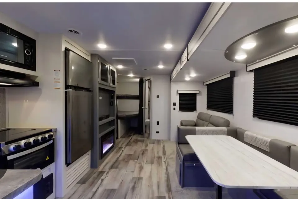 john's Crossroads Volante Travel Trailer