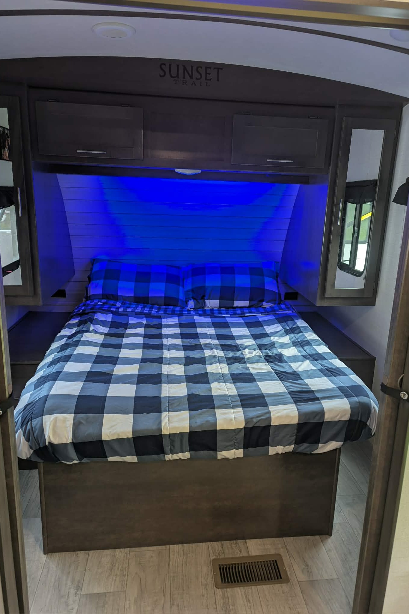 Melissa's Crossroads Sunset Super Lite 26bhs Travel Trailer
