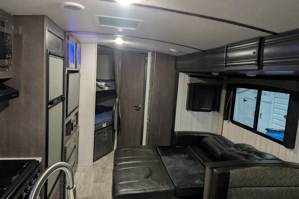 Melissa's Crossroads Sunset Super Lite 26bhs Travel Trailer