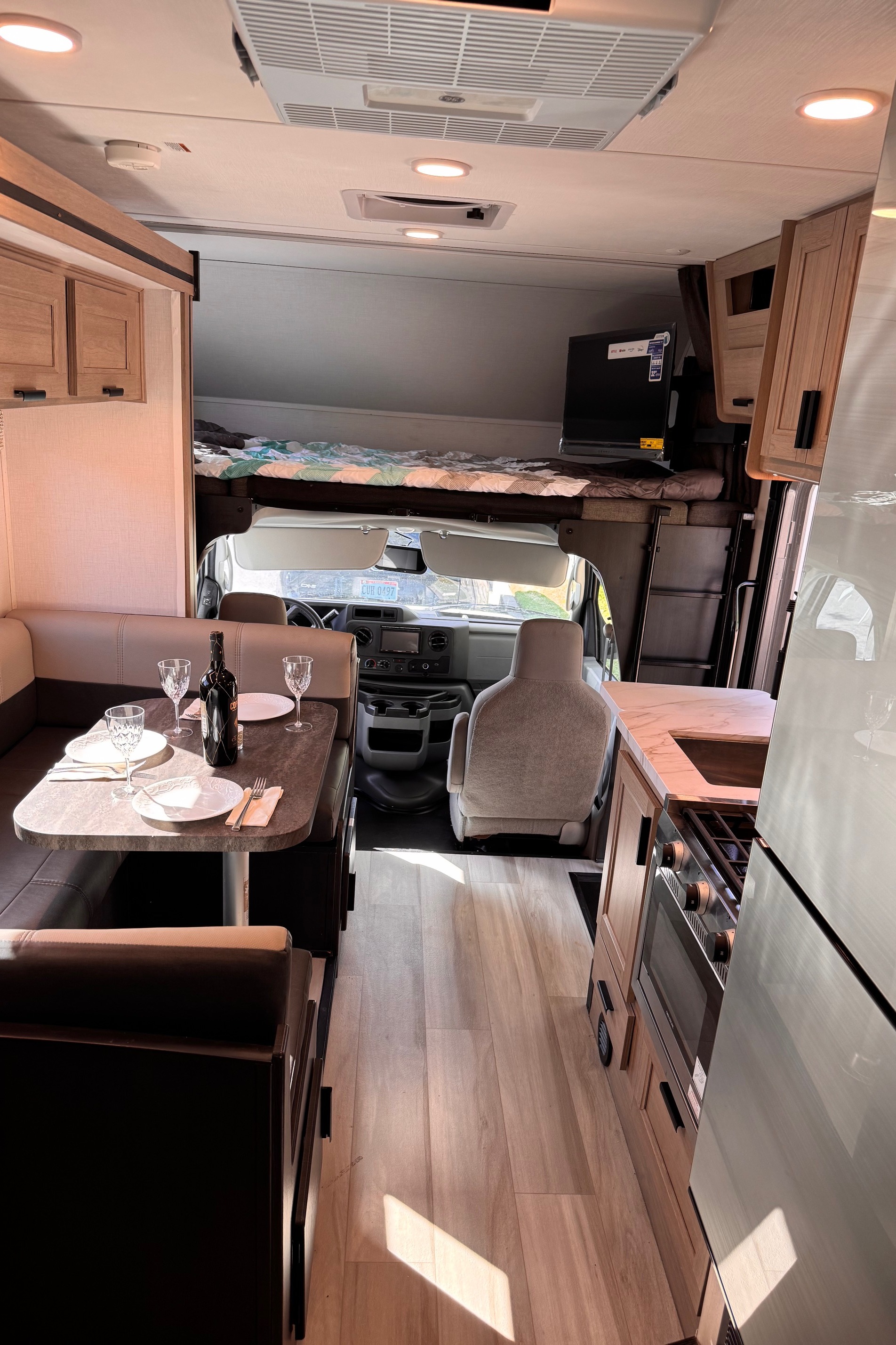 NEW 2025 Sunseeker 25ft | Roadtrip Escape