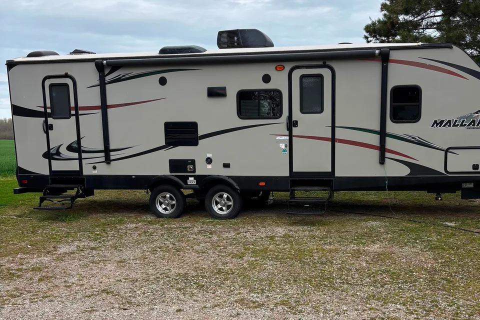 Mama Bear’s Heartland Mallard Travel Trailer