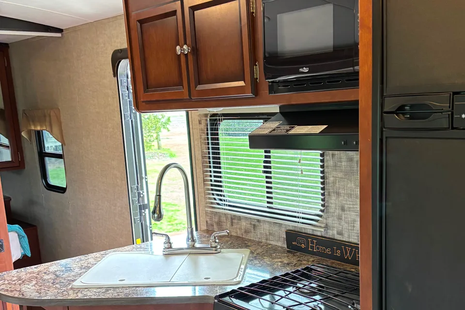 Mama Bear’s Heartland Mallard Travel Trailer
