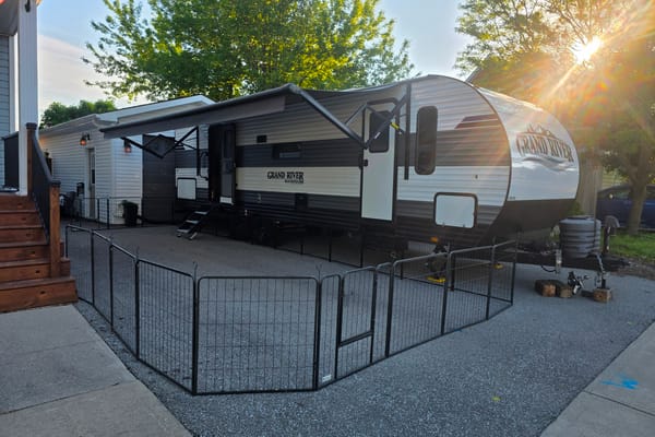Rick's Grand River 29ft pet friendly extravaganza🥰