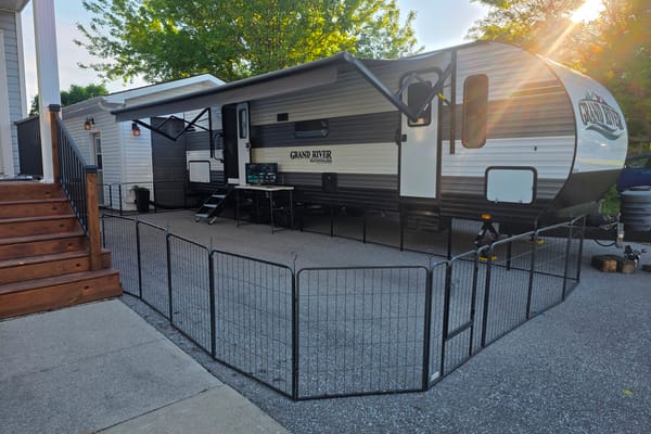 Rick's Grand River 29ft pet friendly extravaganza🥰