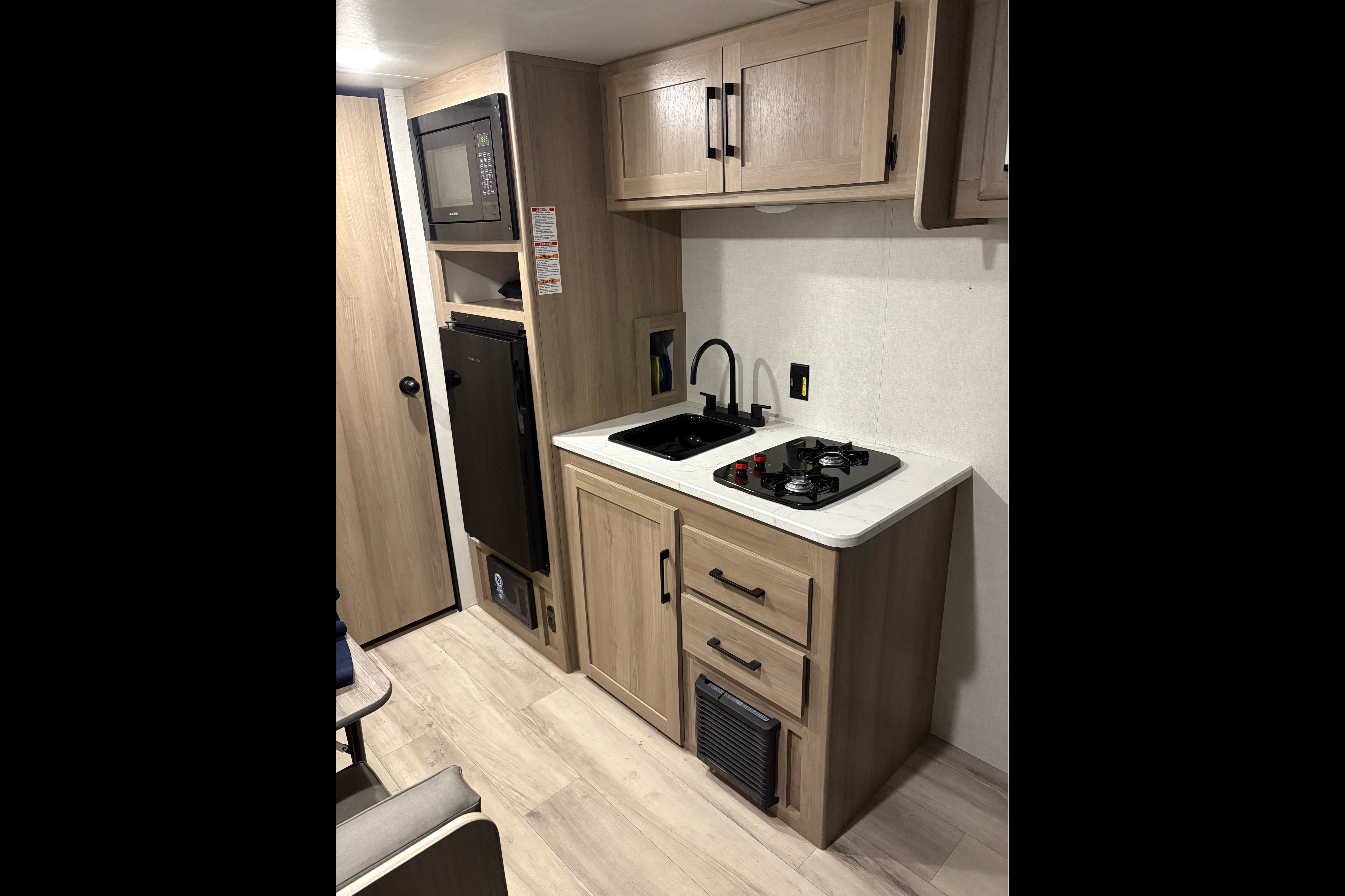 William's Coleman 17r Travel Trailer
