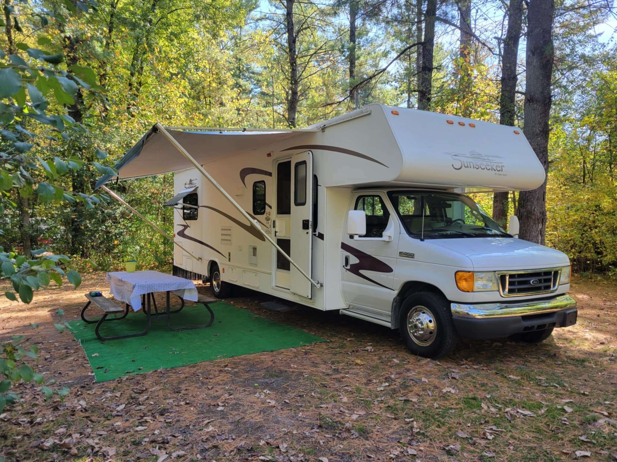 Forest River Sunseeker 3100 Class C