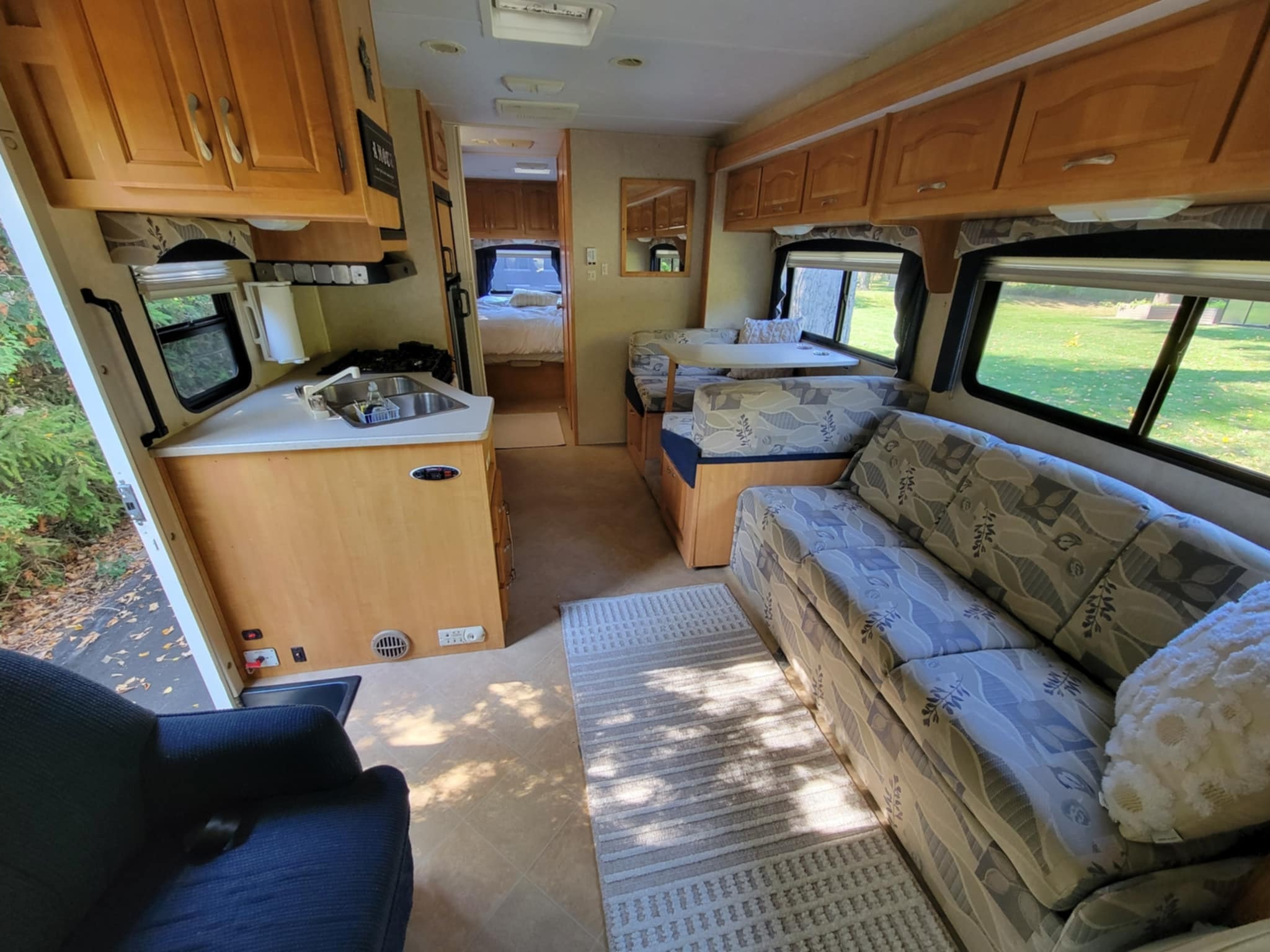 Forest River Sunseeker 3100 Class C