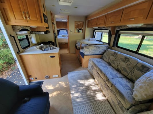 Forest River Sunseeker 3100 Class C