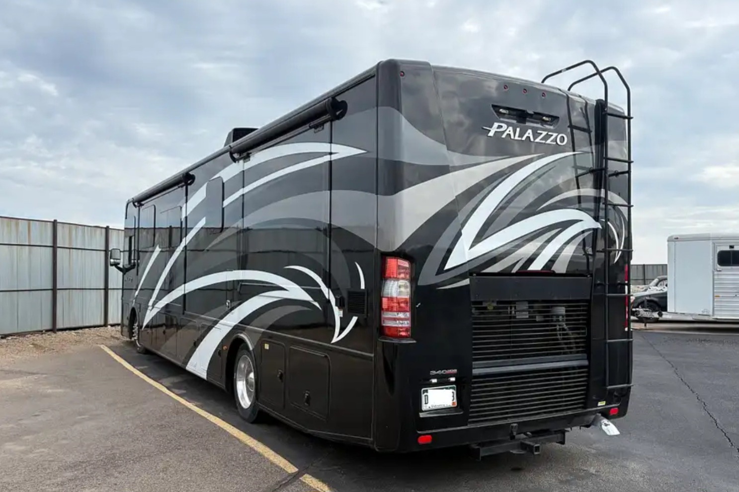 Eric's Thor Motor Coach Palazzo Class A