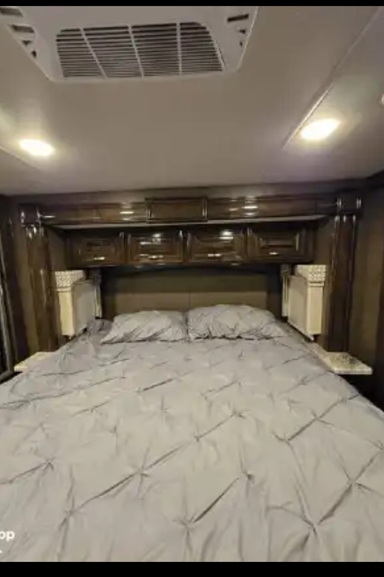 Eric's Thor Motor Coach Palazzo Class A