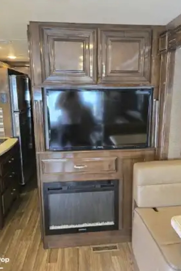 Eric's Thor Motor Coach Palazzo Class A