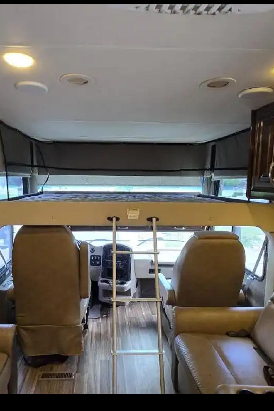 Eric's Thor Motor Coach Palazzo Class A
