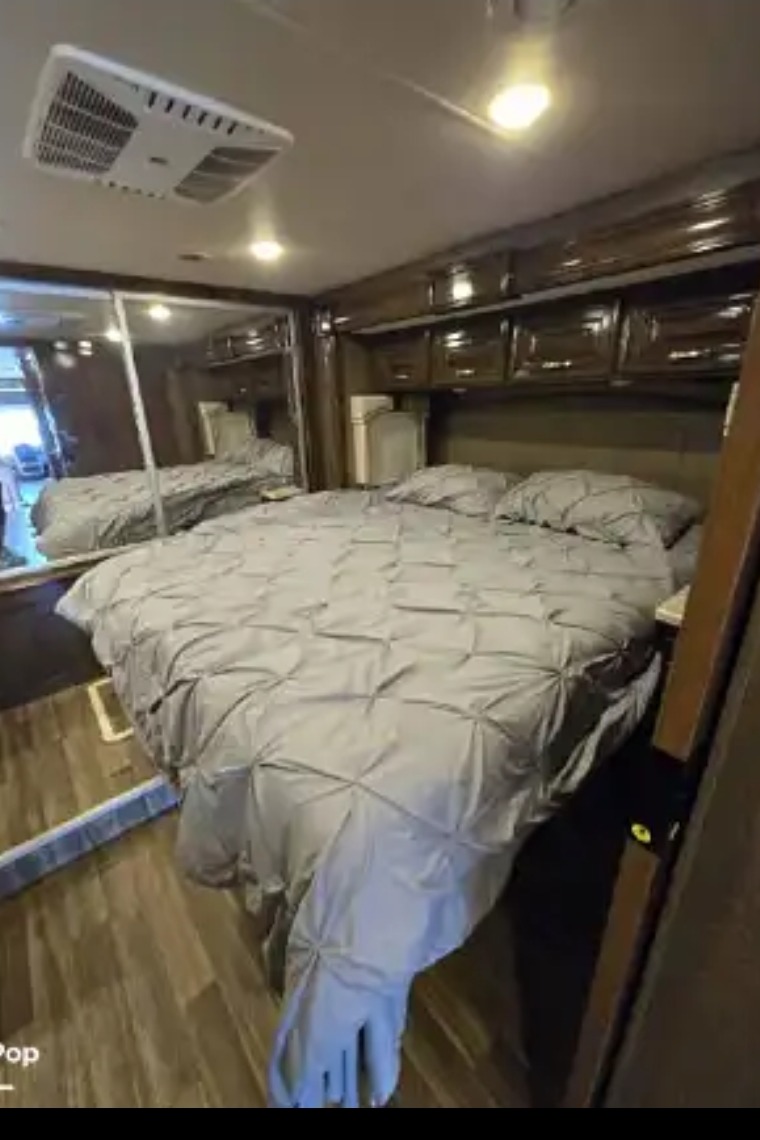 Eric's Thor Motor Coach Palazzo Class A