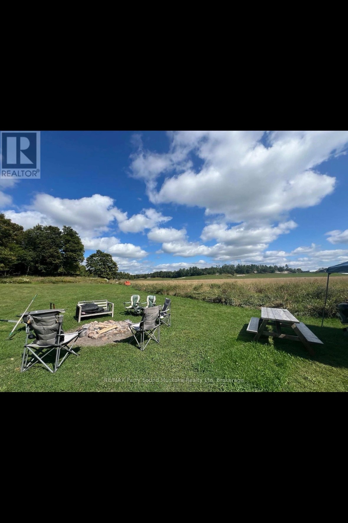 Carling's RV Cottage