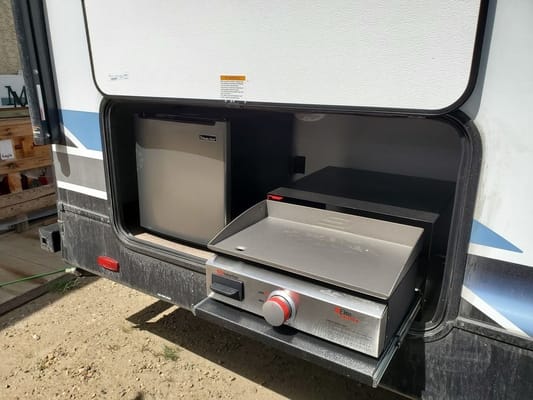 **Full size SUV & 1/2 ton towable** Rustic Royalty Vibe Family Trailer*ASK about August discounts *