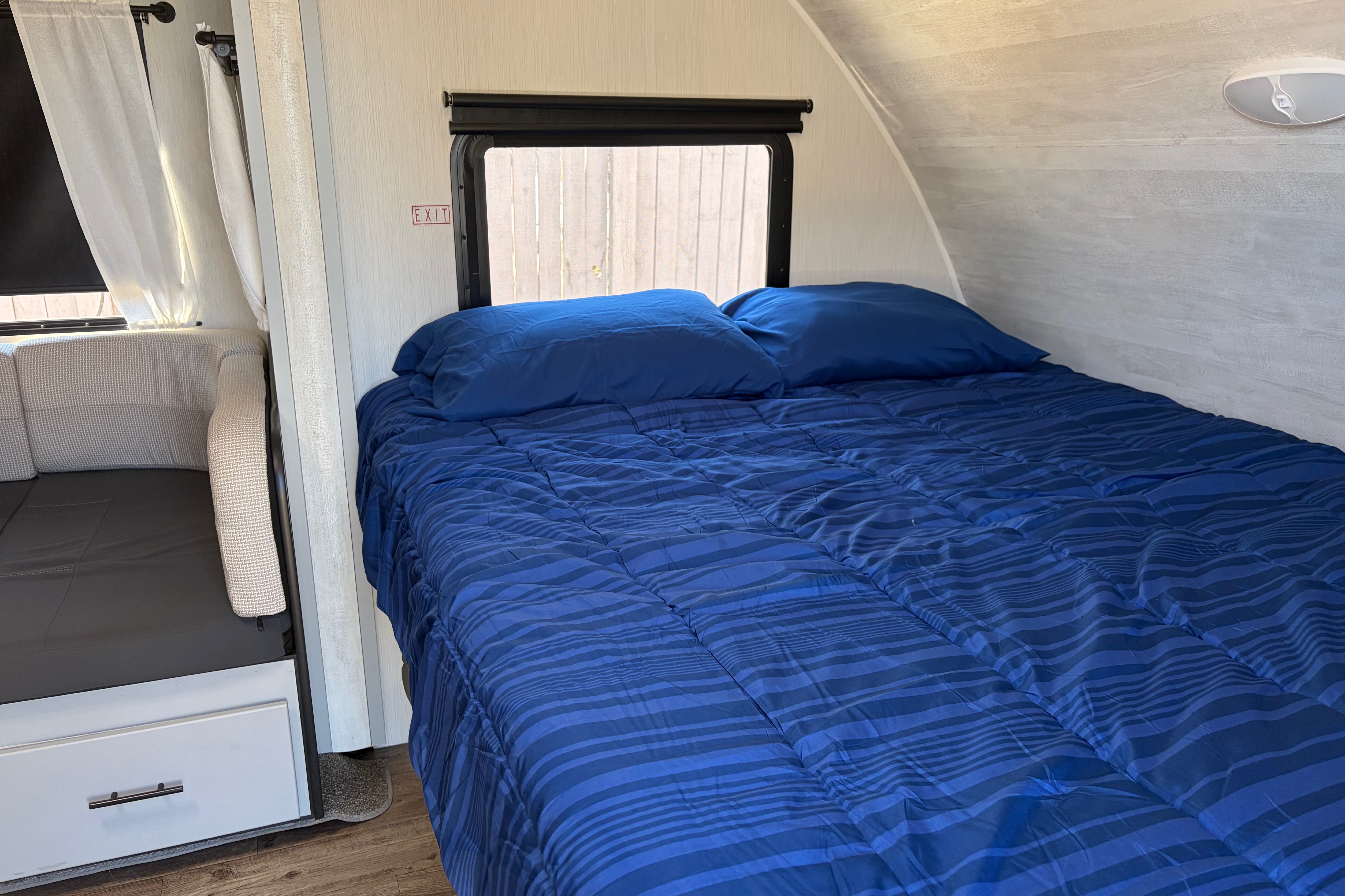 **Full size SUV & 1/2 ton towable** Rustic Royalty Vibe Family Trailer*ASK about August discounts *