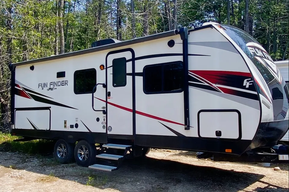 Couples Fun Finder Travel Trailer