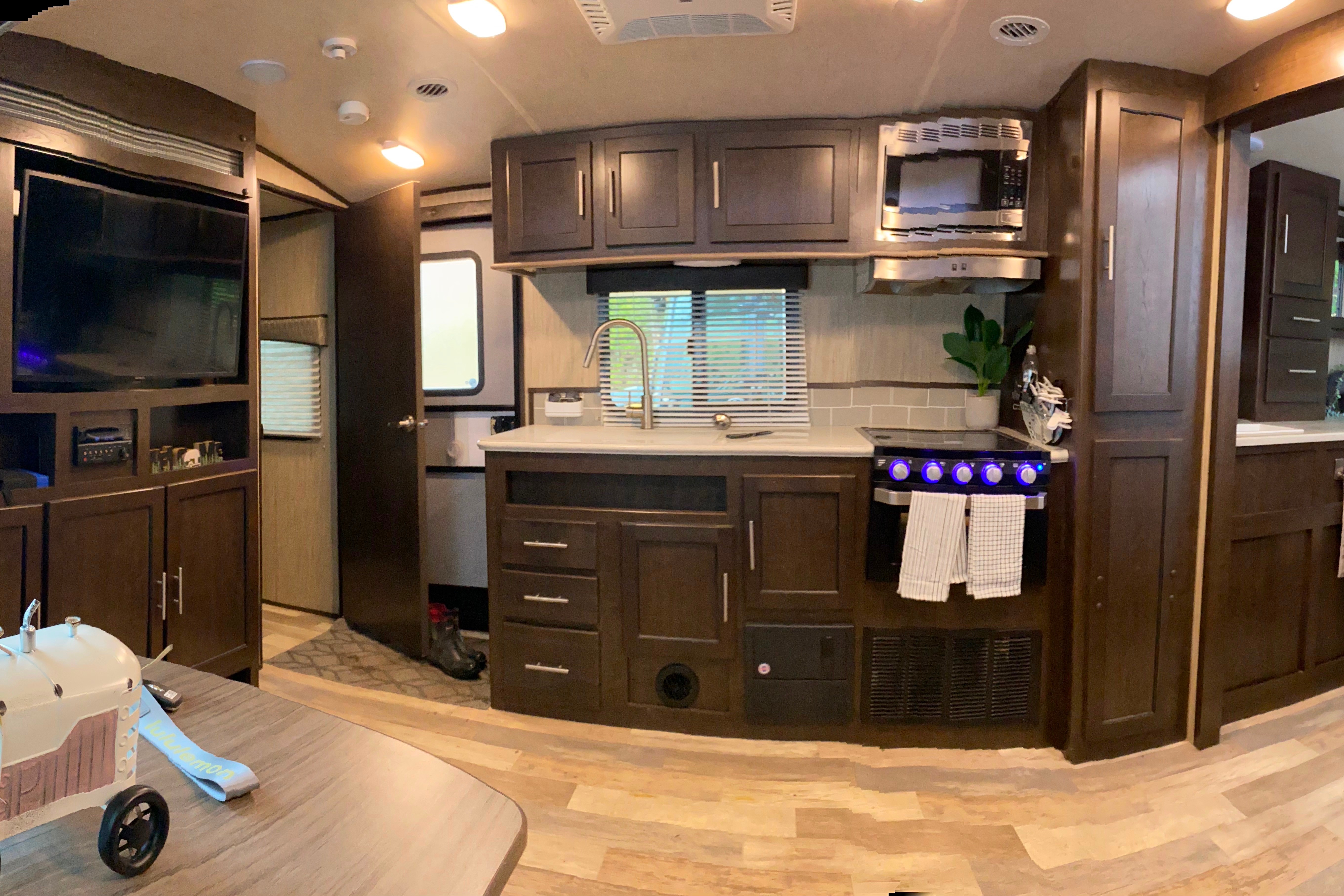 Couples Fun Finder Travel Trailer