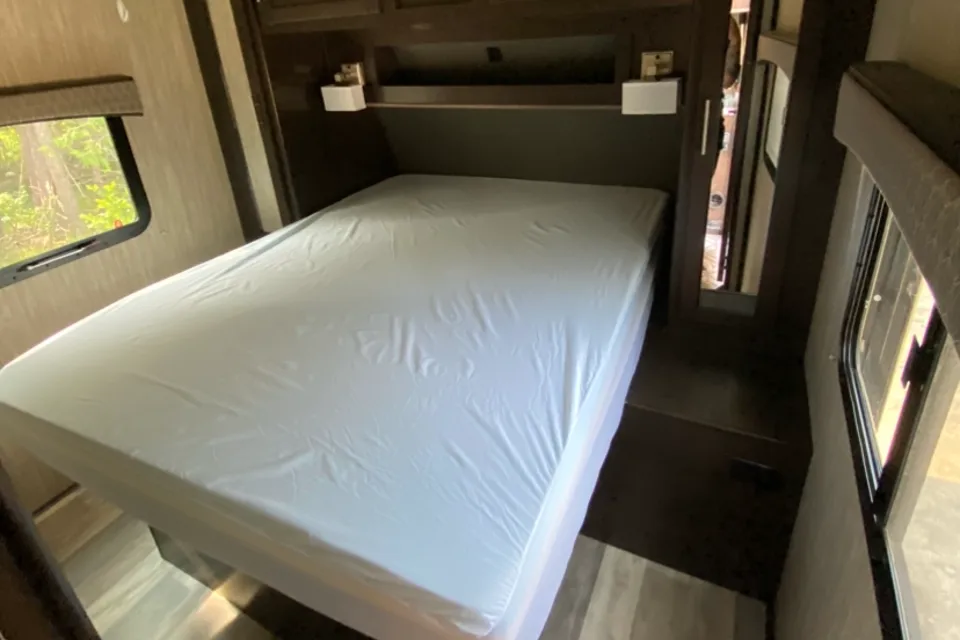 Couples Fun Finder Travel Trailer
