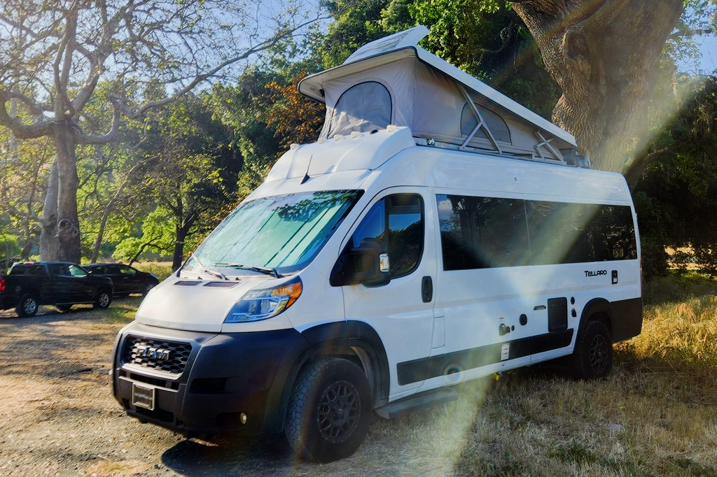 2023 Thor Tellaro Seats & Sleeps 4 with Pop-Top