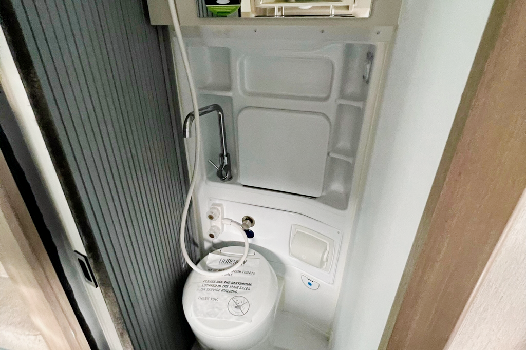 2023 Thor Tellaro Seats & Sleeps 4 with Pop-Top