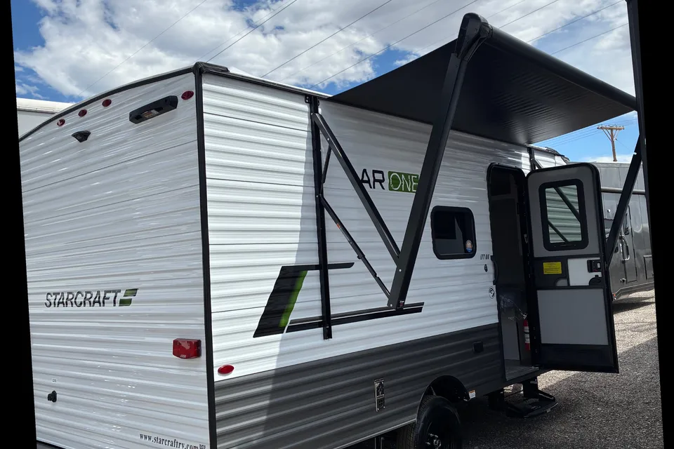 Jayco StarCraft Autumn Ridge 177 BH Travel TrailerOn the