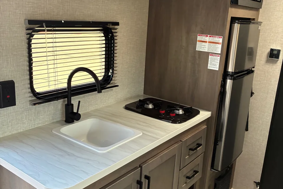 Jayco StarCraft Autumn Ridge 177 BH Travel TrailerOn the