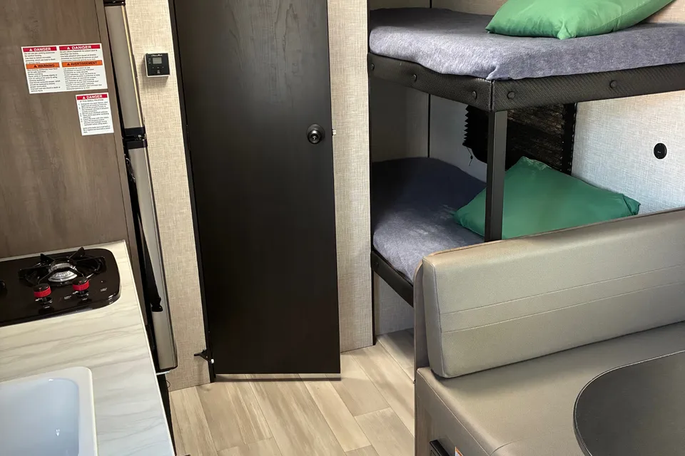 Jayco StarCraft Autumn Ridge 177 BH Travel TrailerOn the