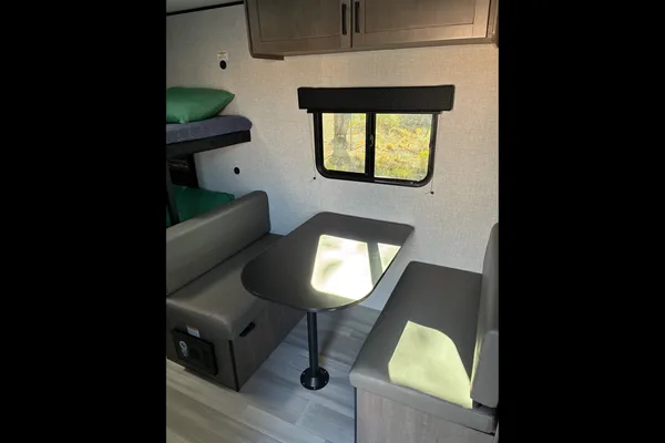 Jayco StarCraft Autumn Ridge 177 BH Travel TrailerOn the