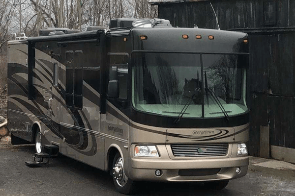 Beautiful Class A Motorhome for Couples!