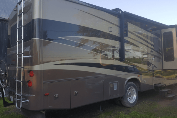 Beautiful Class A Motorhome for Couples!