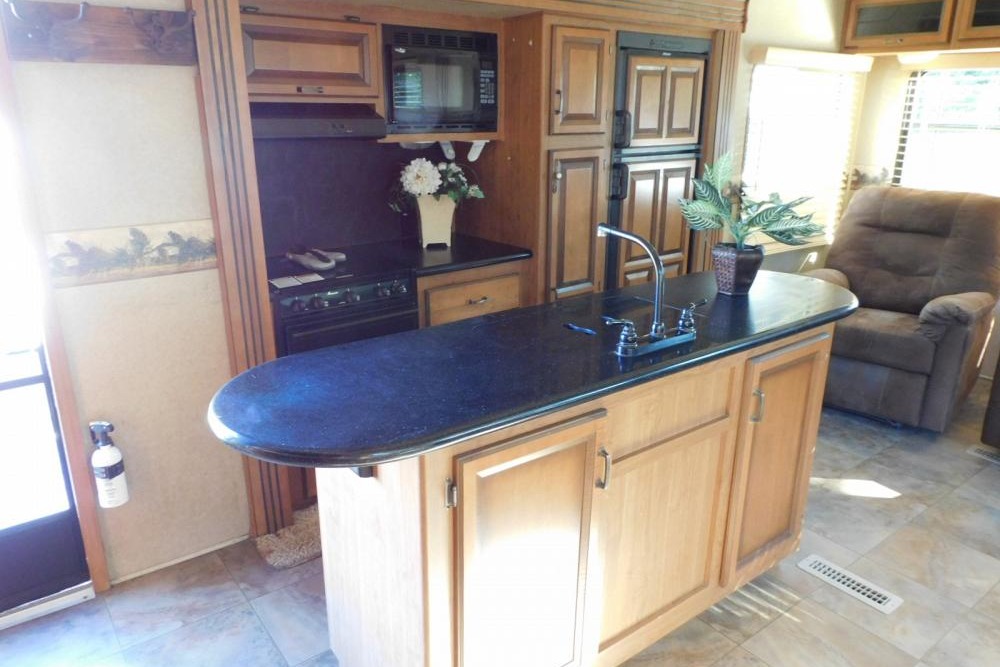 Jake and Melanie's Honeymoon Suite 2013 Crossroads - Cruiser 5th Wheel Trailer