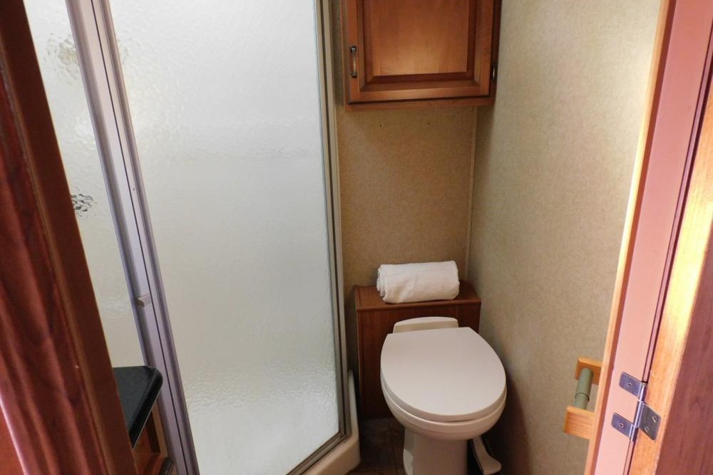 Jake and Melanie's Honeymoon Suite 2013 Crossroads - Cruiser 5th Wheel Trailer
