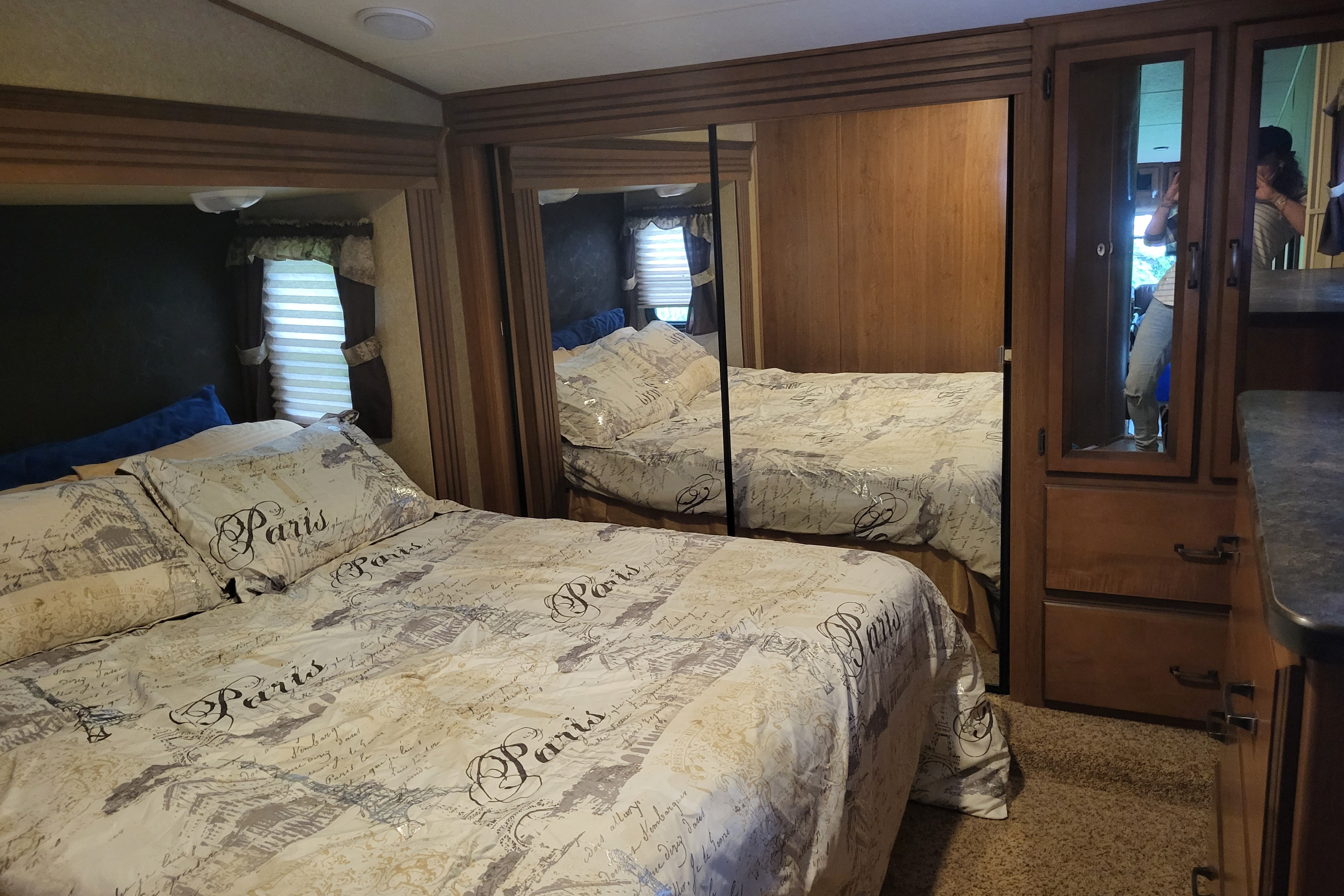 Jake and Melanie's Honeymoon Suite 2013 Crossroads - Cruiser 5th Wheel Trailer