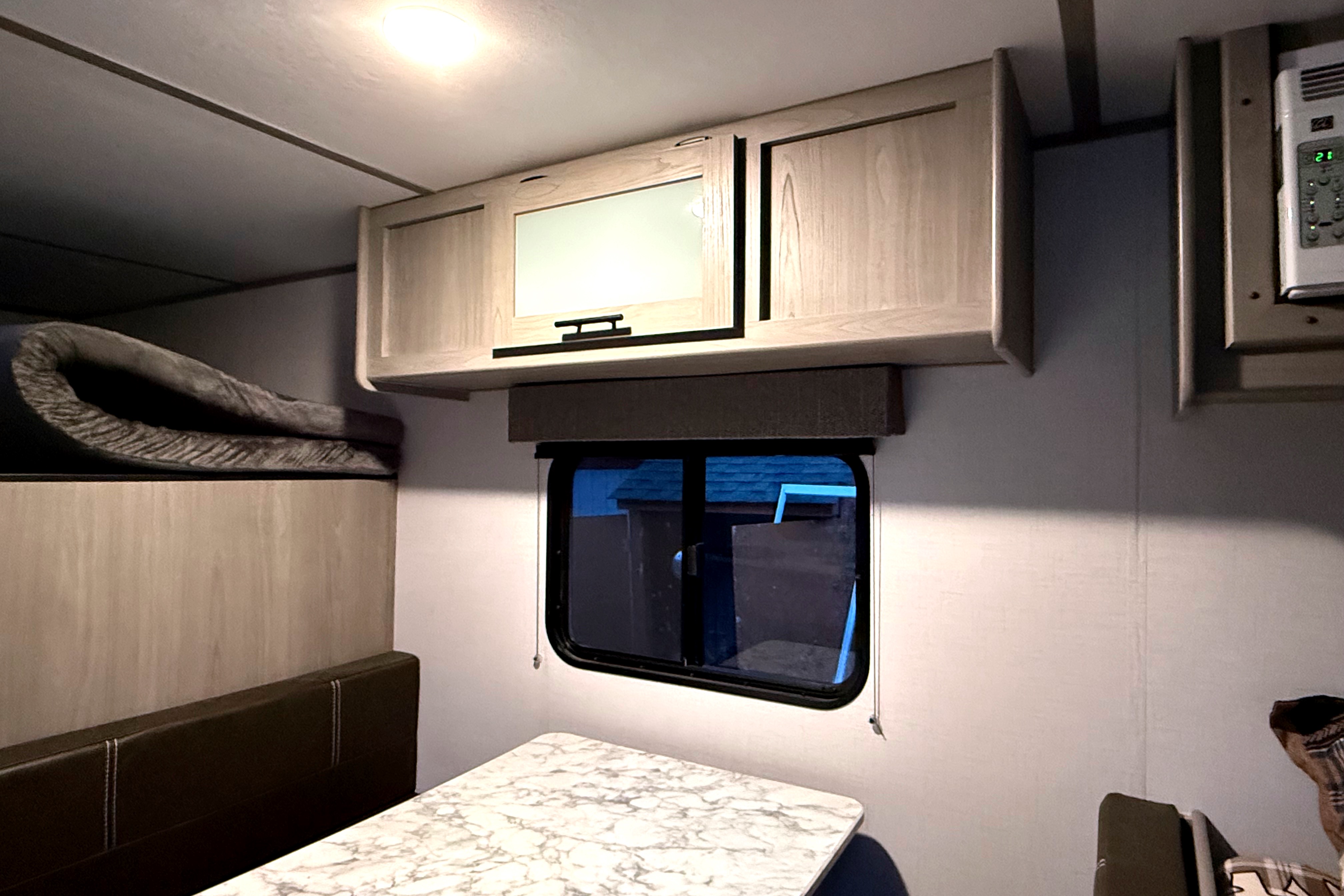 Airborne Coleman Deutchmam 17b Travel Trailer