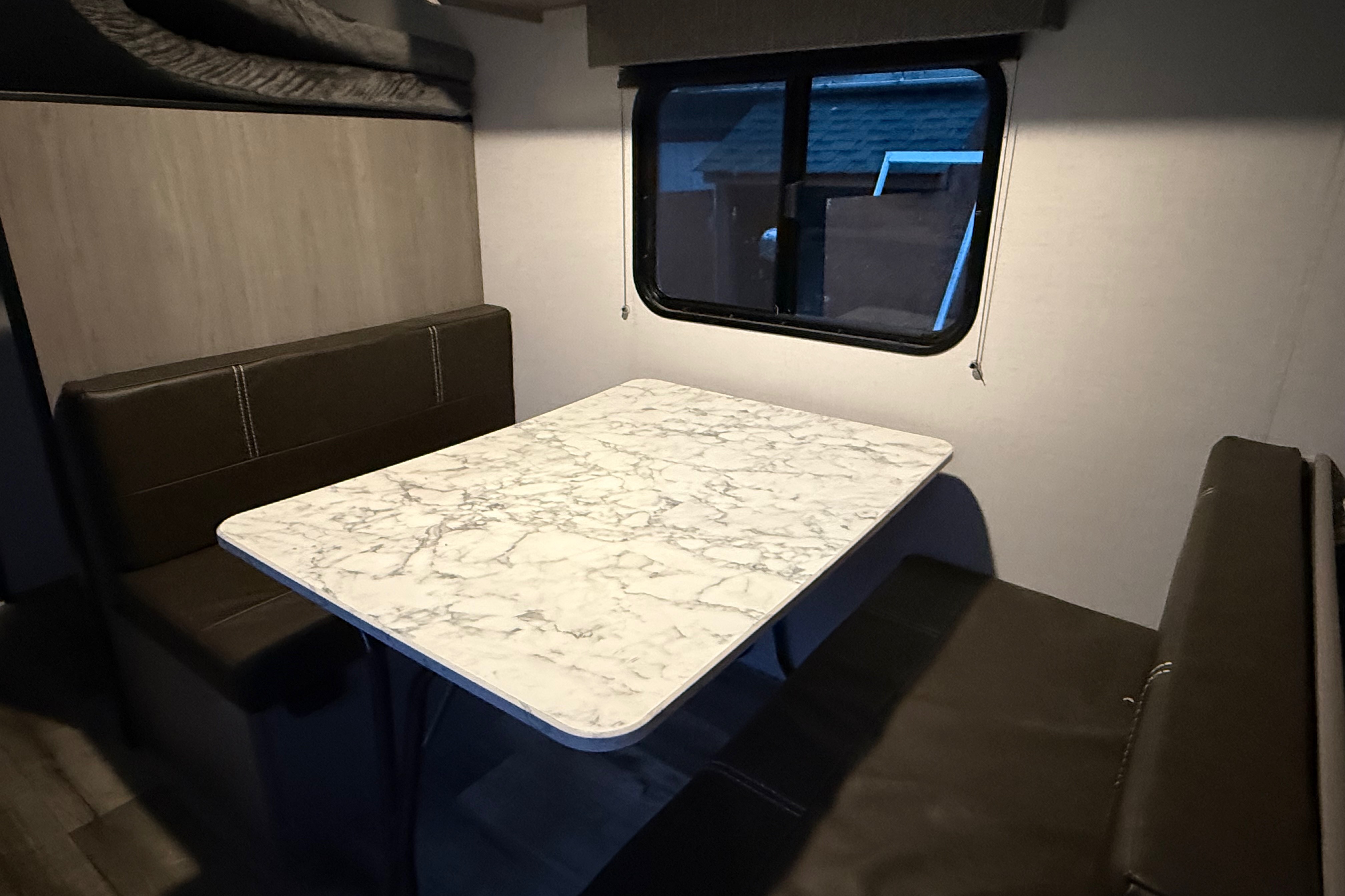Airborne Coleman Deutchmam 17b Travel Trailer
