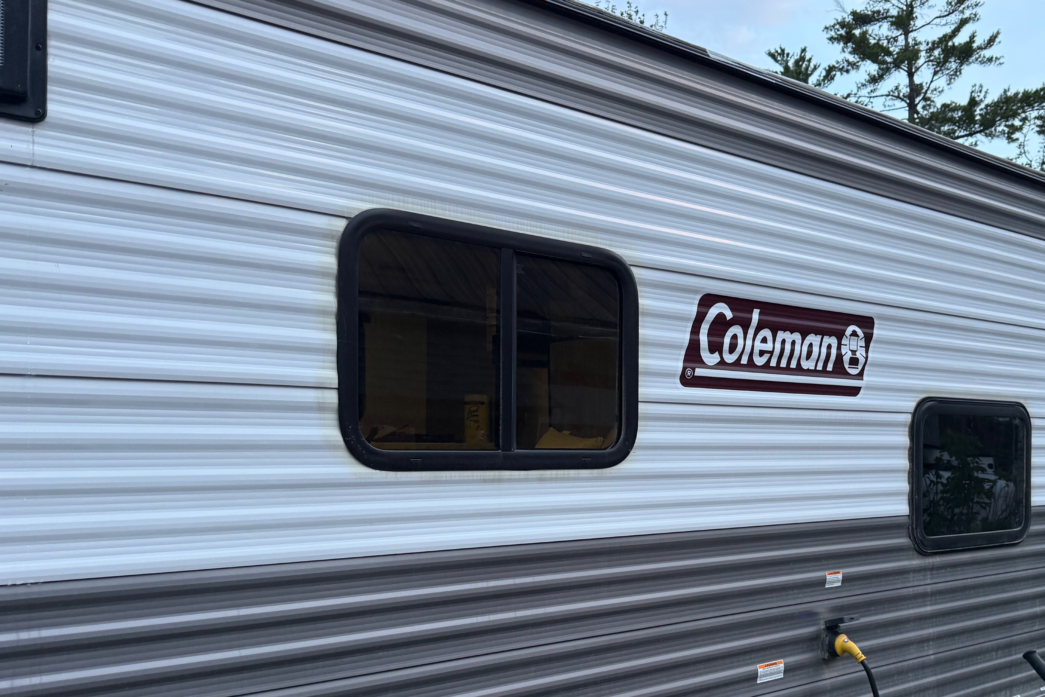 Airborne Coleman Deutchmam 17b Travel Trailer