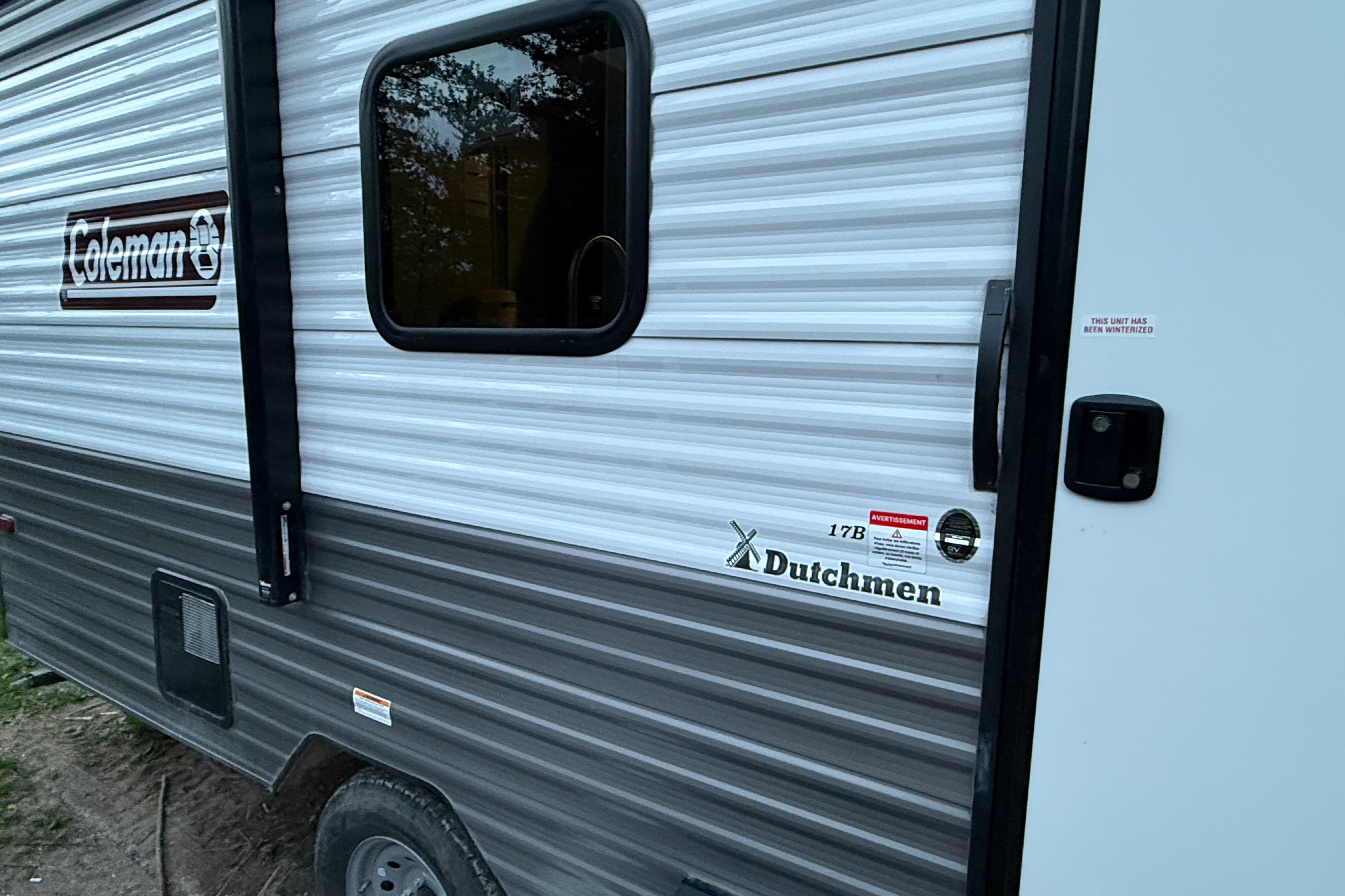 Airborne Coleman Deutchmam 17b Travel Trailer