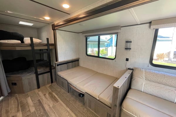 2021 Gulf Stream RV Ameri-Lite 268BH - Bunkhouse & 50 Gallon water tank