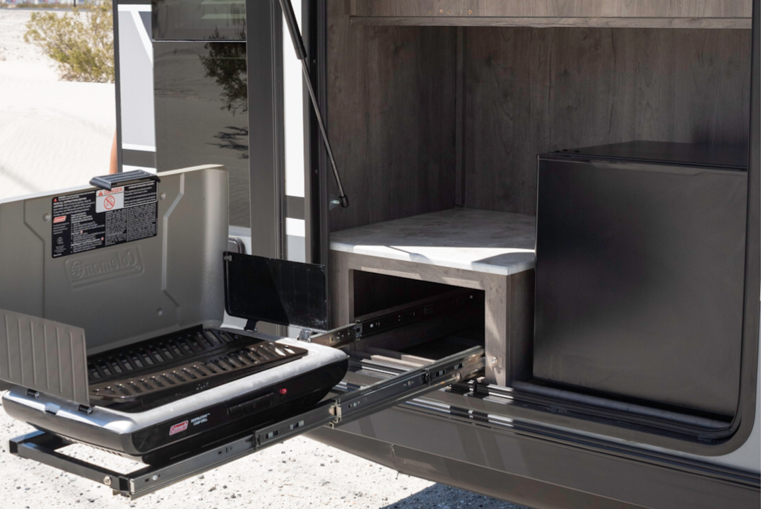 Coachmen Apex Ultra-Lite 293RLDS Travel Trailer