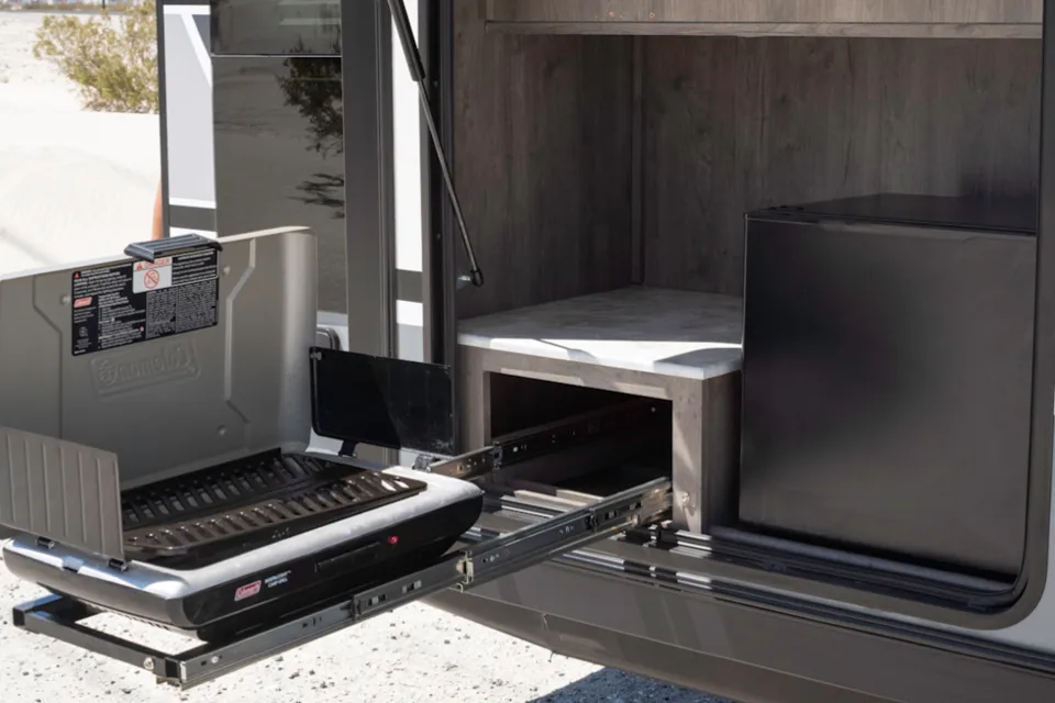 Coachmen Apex Ultra-Lite 293RLDS Travel Trailer