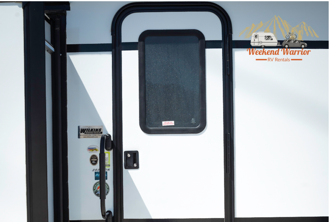 Coachmen Apex Ultra-Lite 293RLDS Travel Trailer