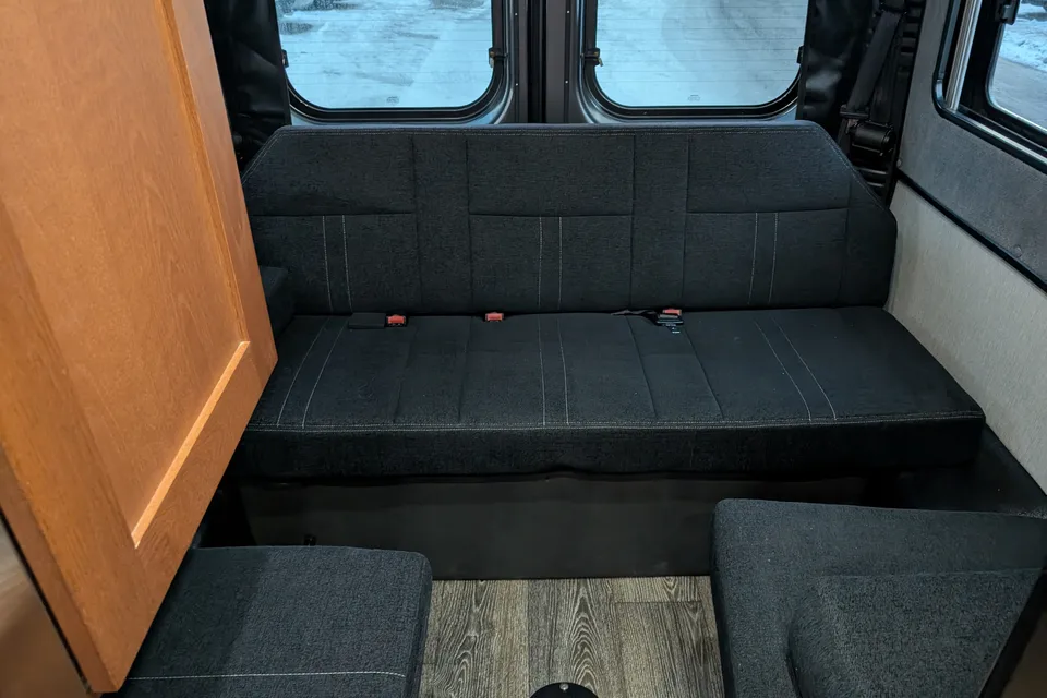 ---> 2019 Roadtrek Simplicity SRT <---