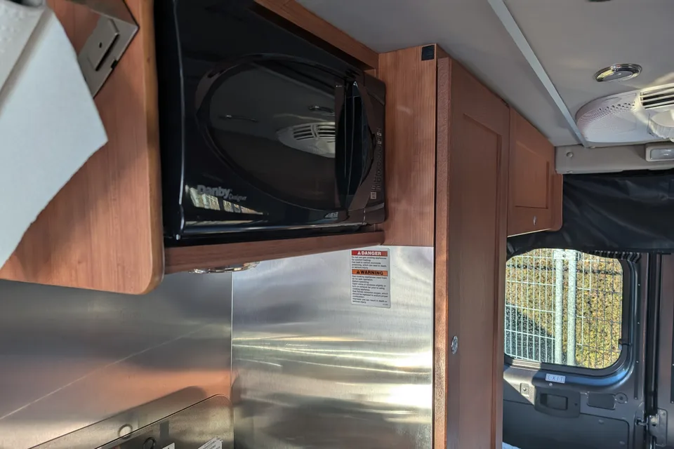 ---> 2019 Roadtrek Simplicity SRT <---