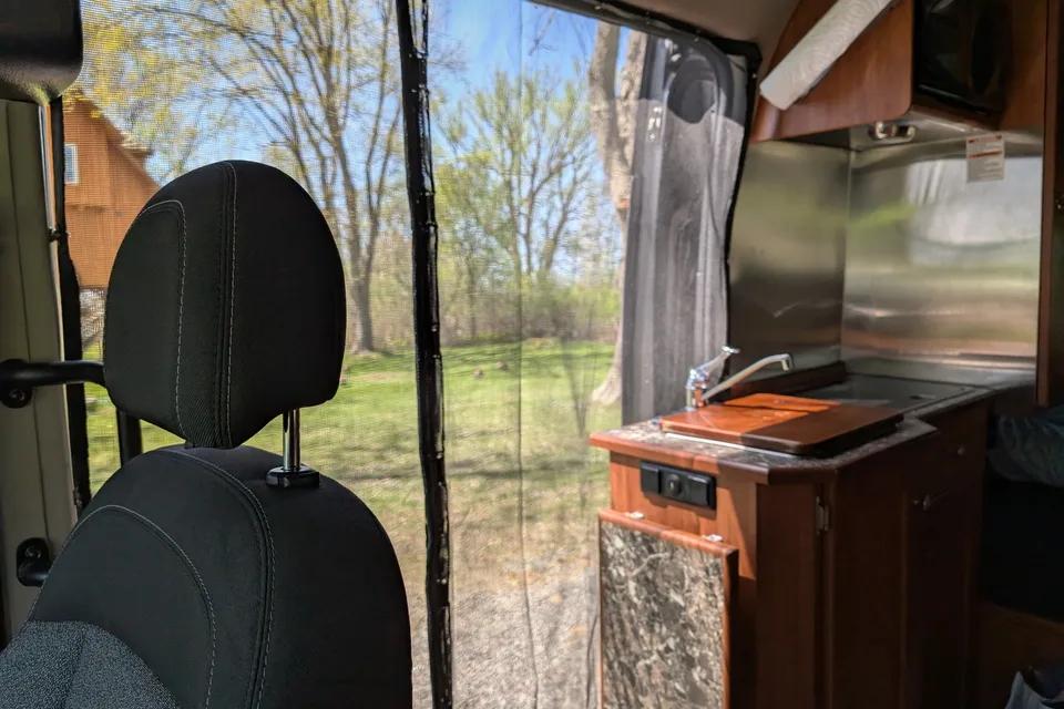 ---> 2019 Roadtrek Simplicity SRT <---