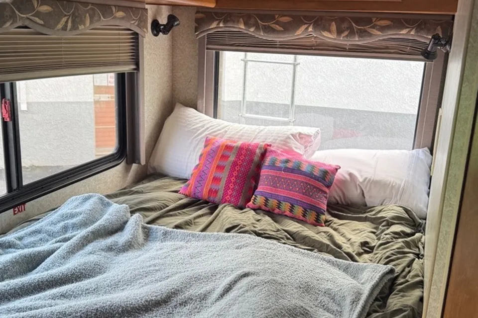 2004 Fleetwood Jamboree 24D | Easy Adventure RV | Sleeps 5-6