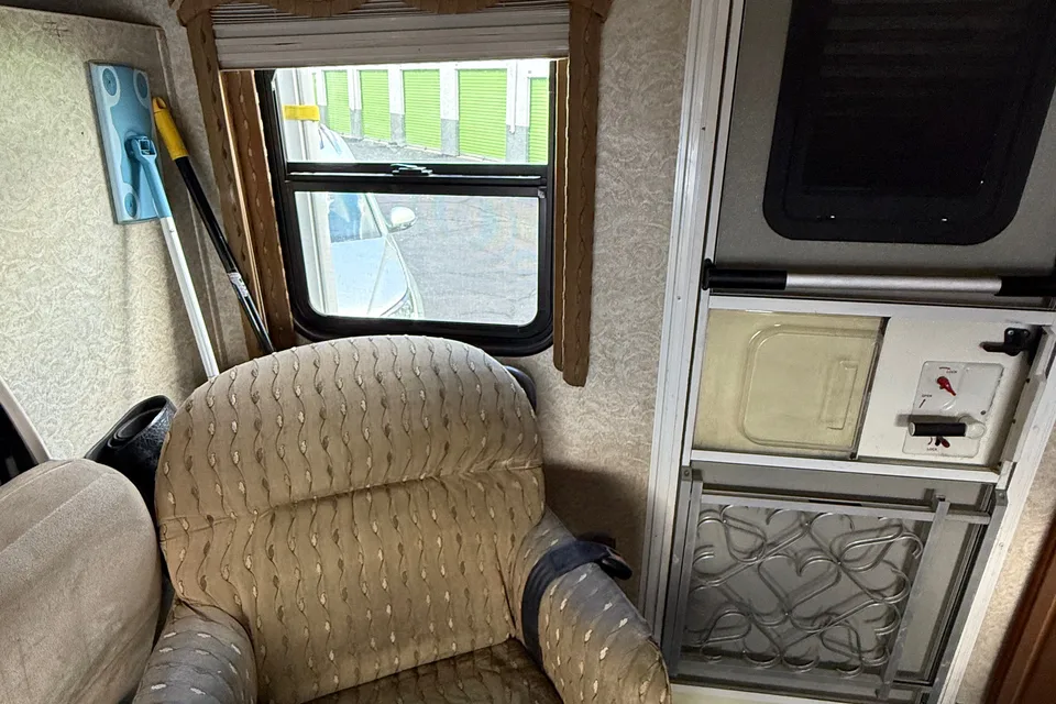 2004 Fleetwood Jamboree 24D | Easy Adventure RV | Sleeps 5-6